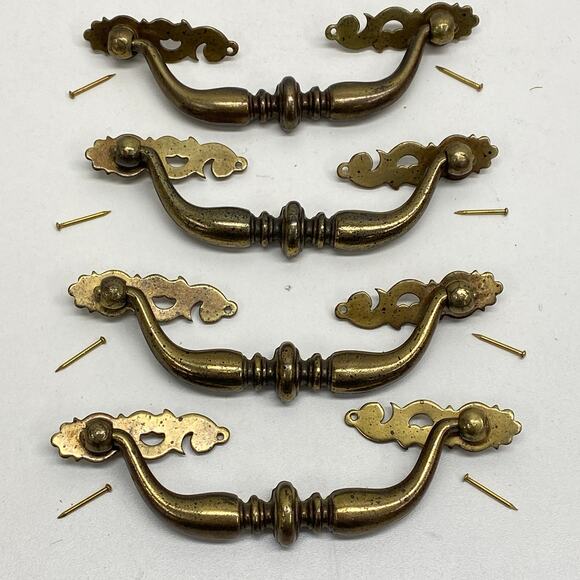 Vintage Salvage Set of 4 Brass Bail Pulls Dresser Cabinet Vanity Desk‎ Hardware - Picture 1 of 11